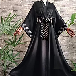Saten Kumaştan Tasarım Abaya.